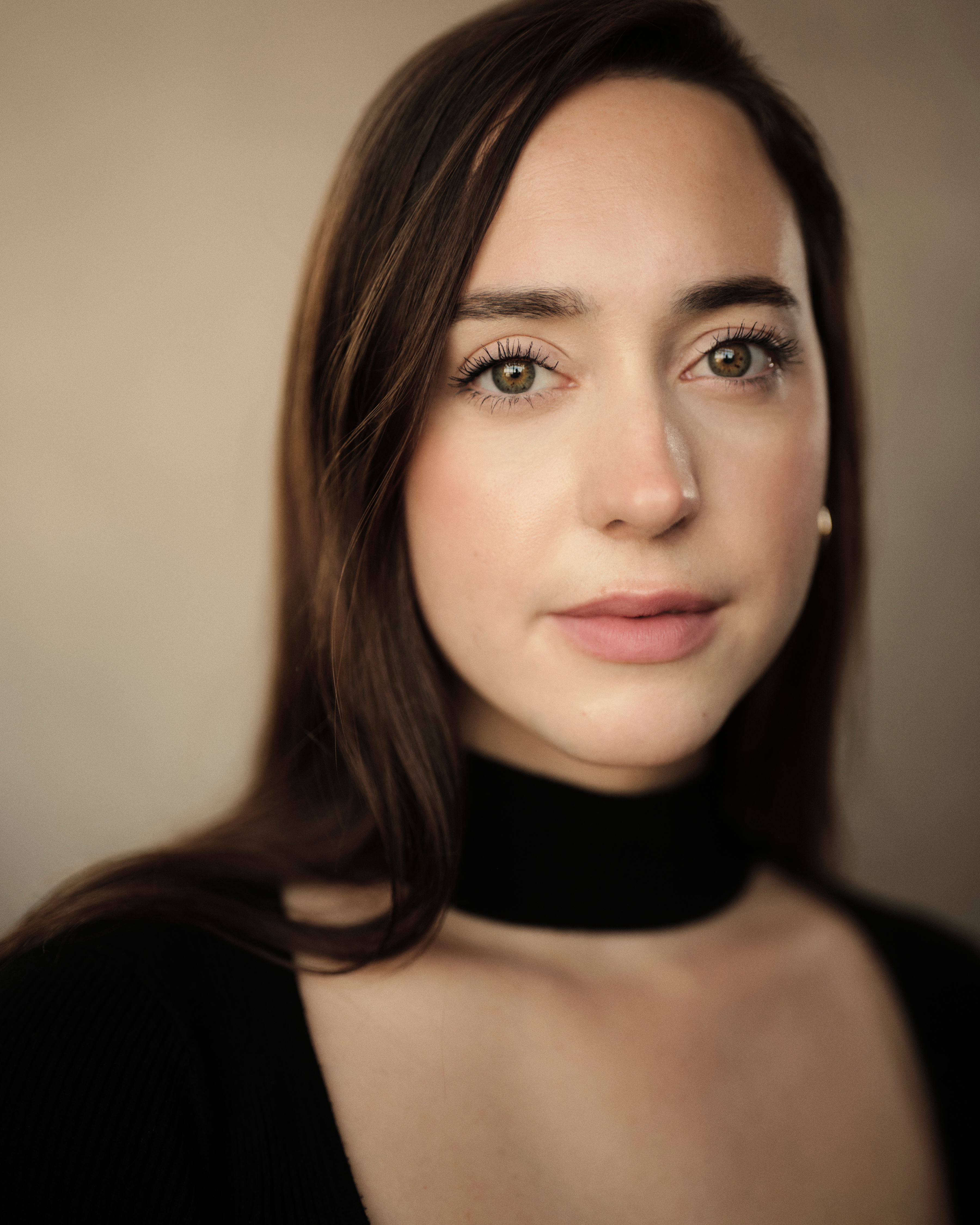 Maia Cayrús — close-up studio portrait